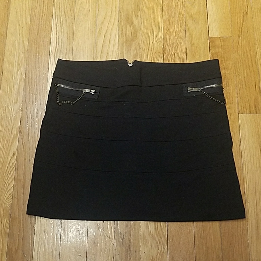 Black Forever 21 Zipper Chain Mini Skirt Size M
